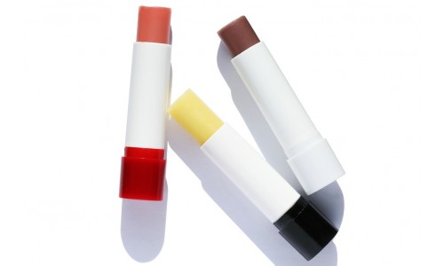 Lip balm με απαλό φυσικό χρώμα